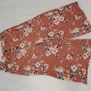 Blush Floral Capris | S